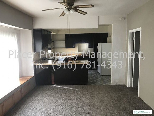 Building Photo - 2828 43rd St