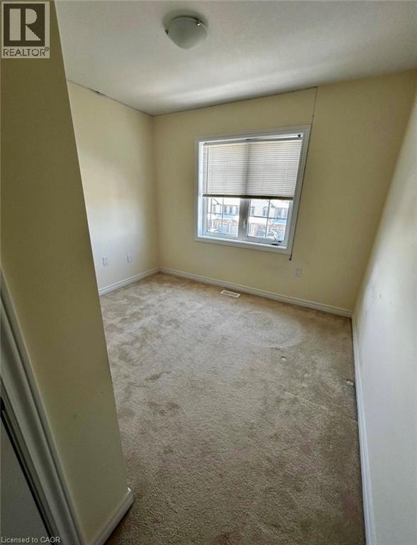 Photo du bâtiment - 754 Linden Dr