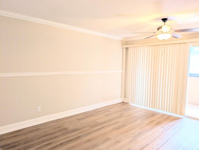 Foto del edificio - 3700 S Osprey Ave