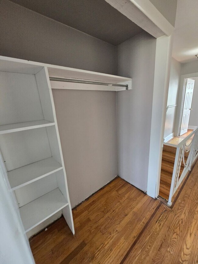 Foto del edificio - 3BR Home + Finished Basement + 1BR Apt