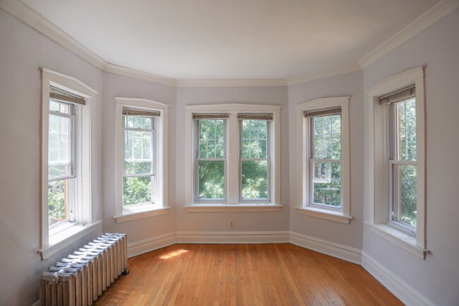 Foto del edificio - 4705 N Artesian Ave