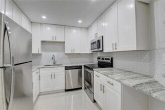 Building Photo - 6417 La Costa Dr