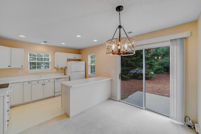 Foto del edificio - 15021 Deshler Ct