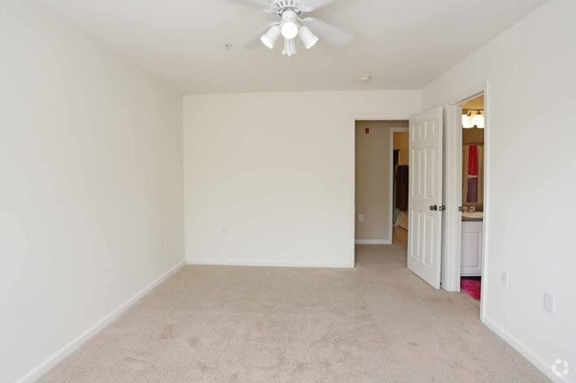 Bedroom - Summerland Heights Apartments