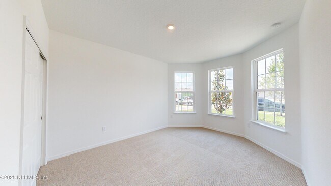 Building Photo - 149 Creek Pebble Dr