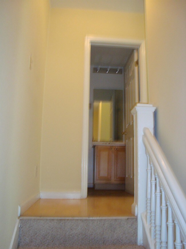 Foto del edificio - 4390 McPherson Ave