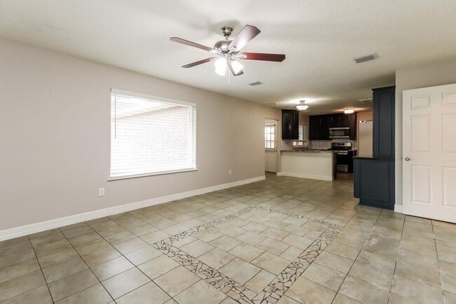 Building Photo - 4002 Ashwood Dr