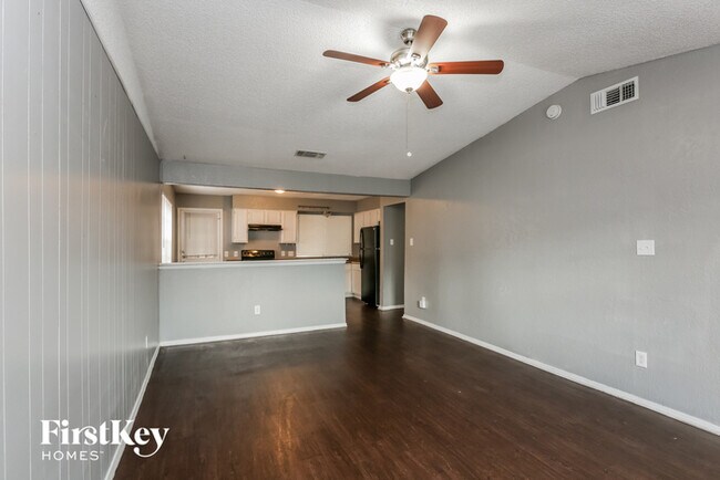 Building Photo - 810 Tapley St