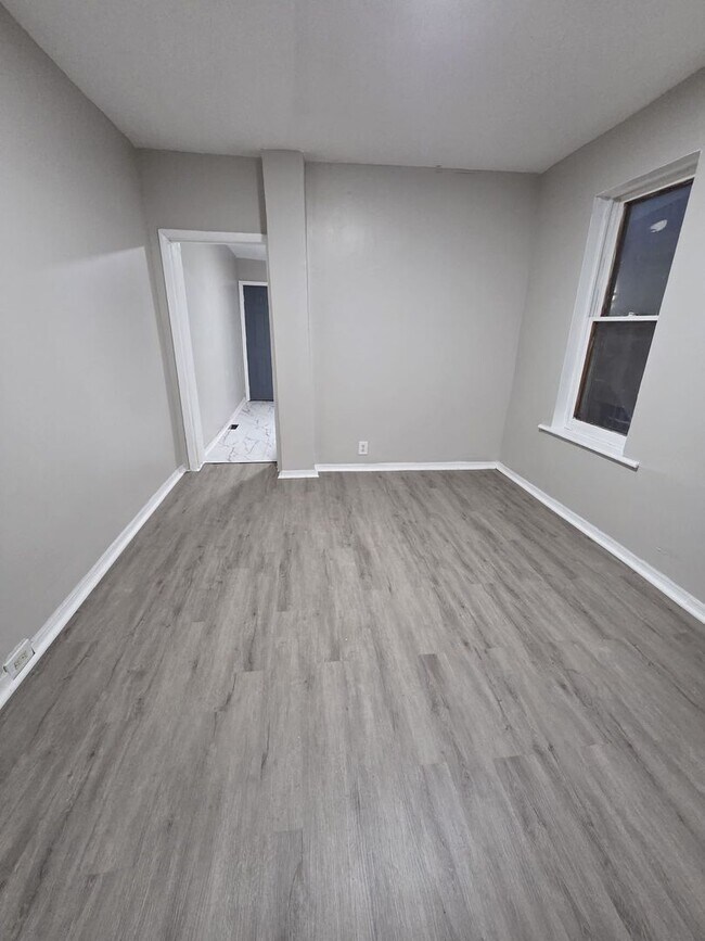 Foto del edificio - Beautiful, remodeled house come see it