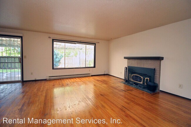 Foto del edificio - 3 br, 1 bath House - 3930 N. Kiska Street