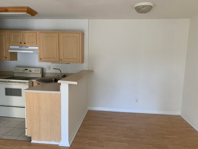 Building Photo - 5962 Westgate Dr