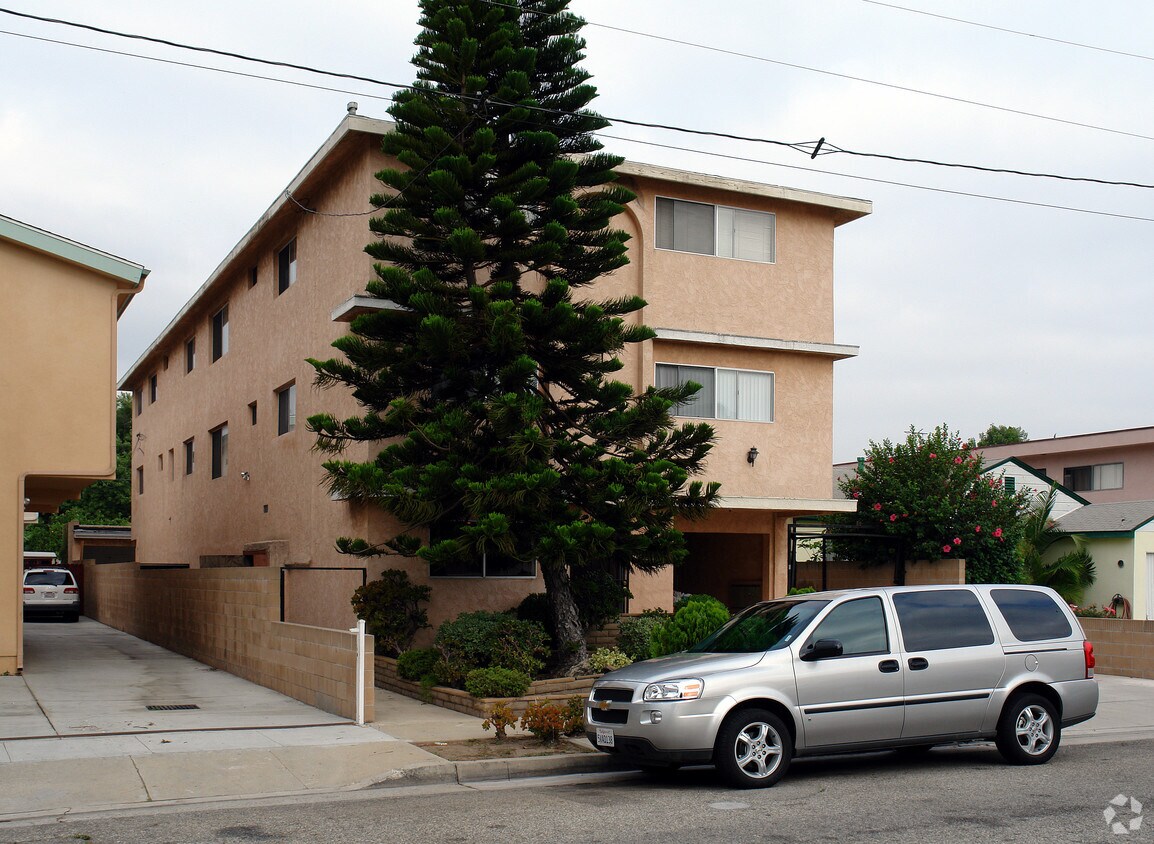 Foto del edificio - 13909 Hawthorne Way