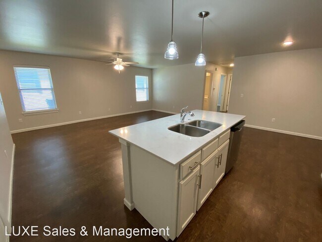 Foto del edificio - 2 br, 2 bath House - 11414 N Lincoln Blvd