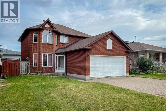 Building Photo - 126 Fairington Crescent
