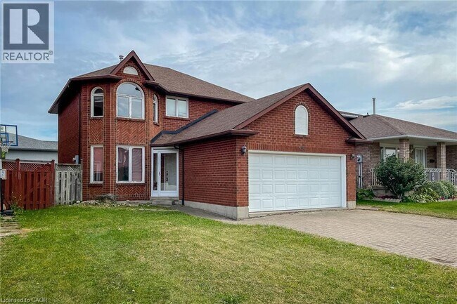 Photo du bâtiment - 126 FARRINGTON Crescent