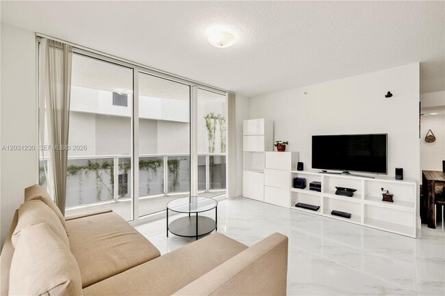 Foto del edificio - 601 NE 23rd St