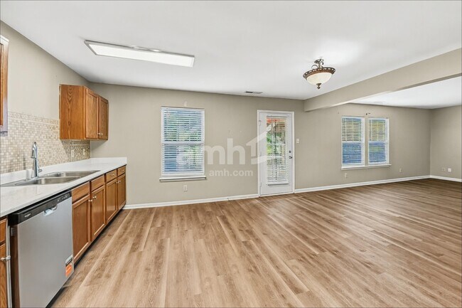 Foto del edificio - 1909 Southernwood Ln