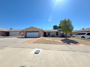 Building Photo - 1276 Southwestern Dr