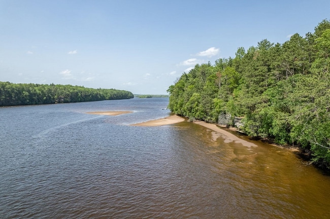 Building Photo - 7 Elm Trail