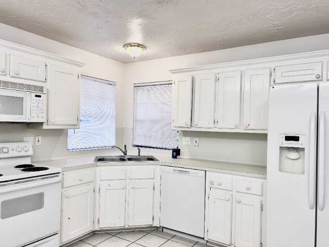 Building Photo - 21326 Greenham Dr