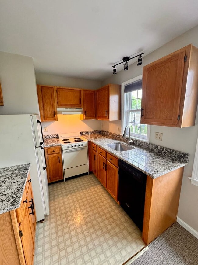 Foto del edificio - 235 Maplewood Ave