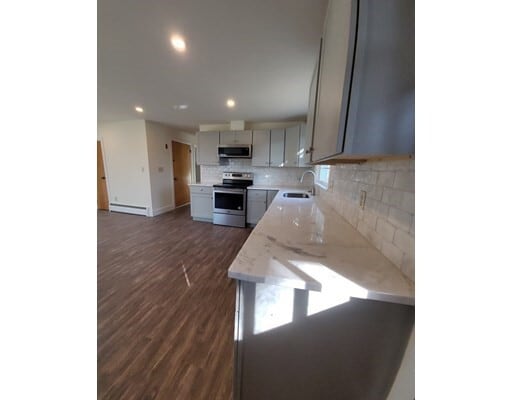 Foto del edificio - 63 Lowland Rd