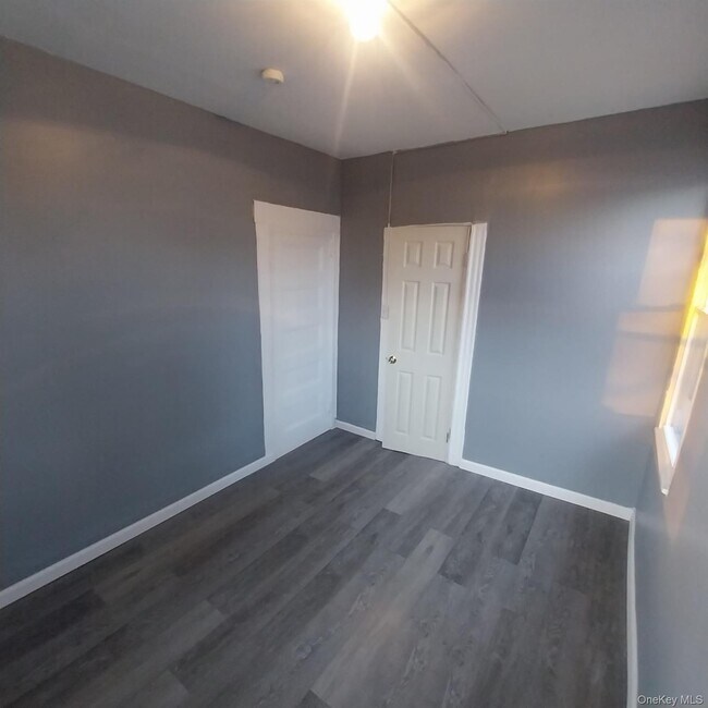 Foto del edificio - 40 Harts Ave