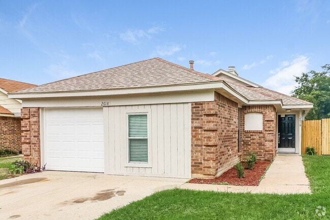 Building Photo - 2618 Butterfield Dr