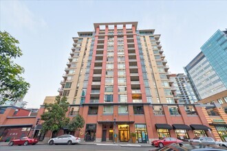 Building Photo - 427 Ninth Ave