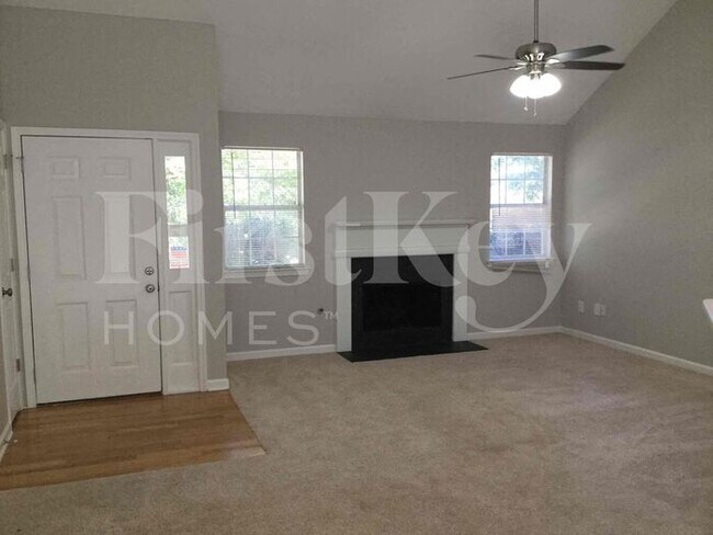 Foto del edificio - 280 Lazy Hollow Ln