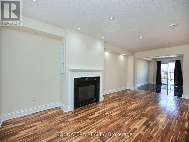 Building Photo - 409 Hobbs Crescent