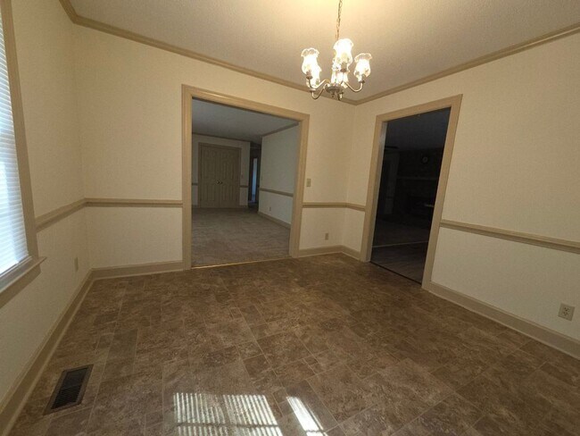 Building Photo - 311 Moyton Ave