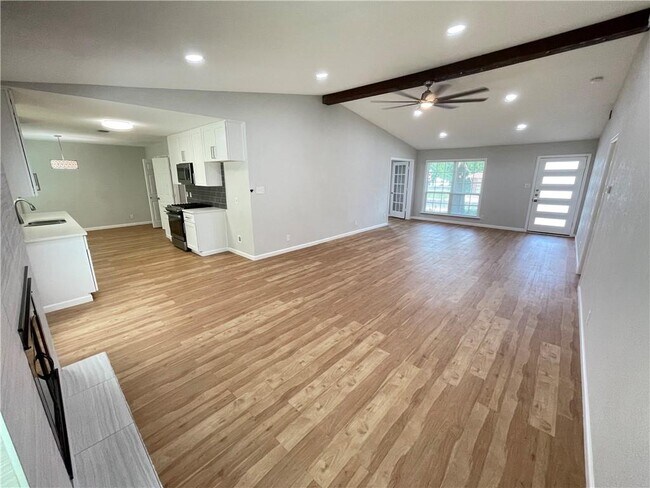 Building Photo - 8512 Remington Ln