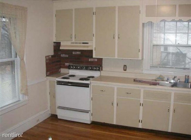 Foto del edificio - 14 Riverview Ave