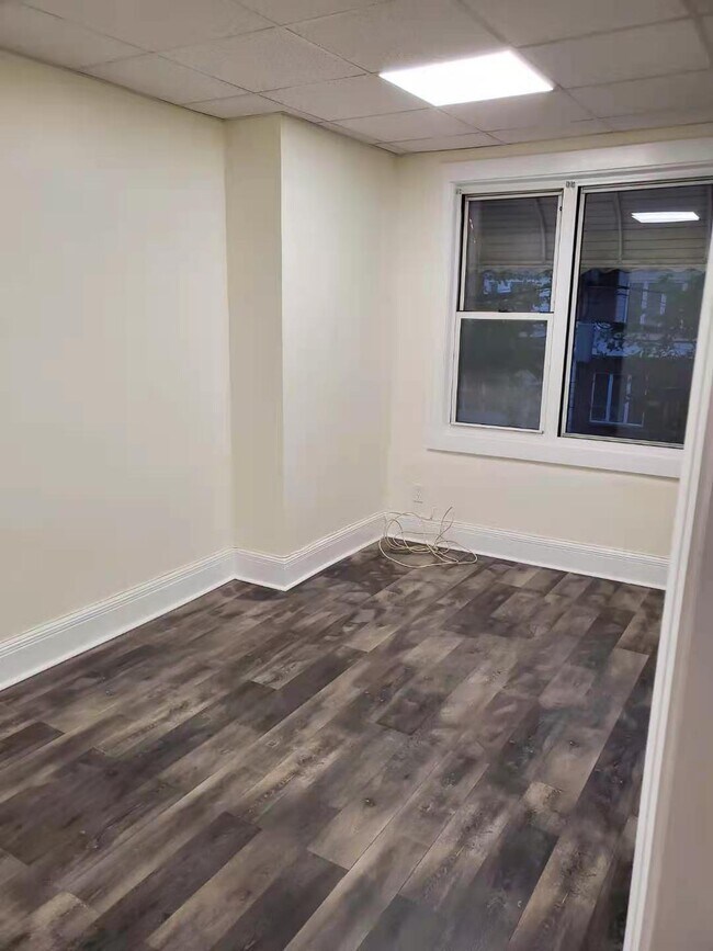 Foto del edificio - 1755 W 8th St