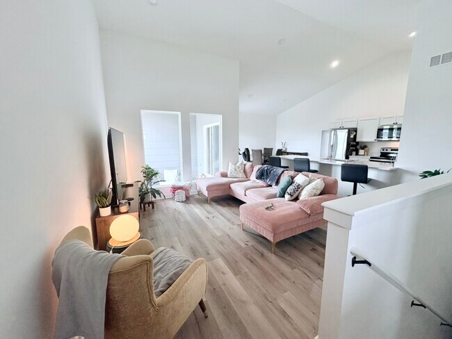 Foto del edificio - 5290 N Pinecrest Ct