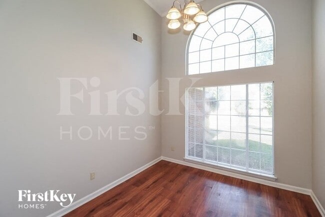 Building Photo - 5659 Blackburg Dr