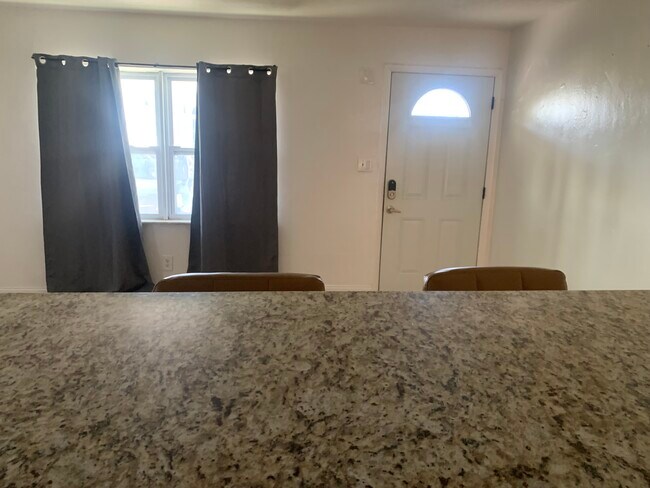 Foto del edificio - 3000 NW 11th St