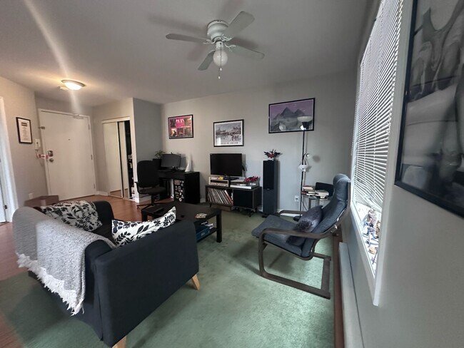 Building Photo - 119 Daly Ave