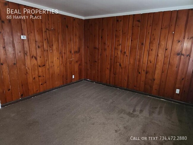 Foto del edificio - 68 Harvey Pl