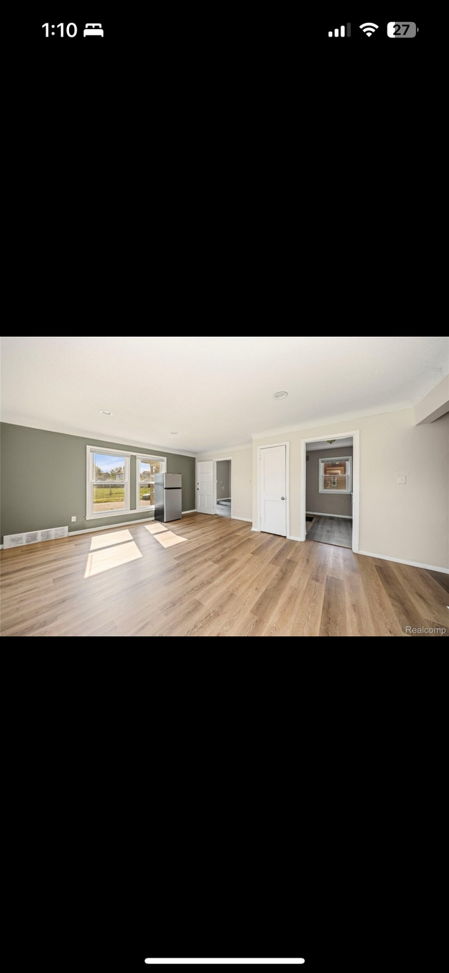 Building Photo - 4810 Chatsworth St