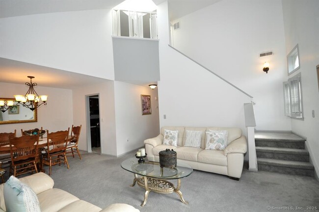 Foto del edificio - 37 Newberry Ln
