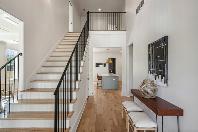 Foto del edificio - 2025 New Construction in the heart of Cent...