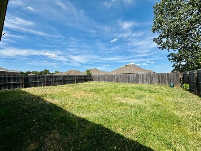 Building Photo - 5616 S. Gadwall Rd.