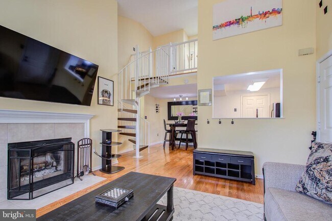 Building Photo - 13056 Shadyside Ln