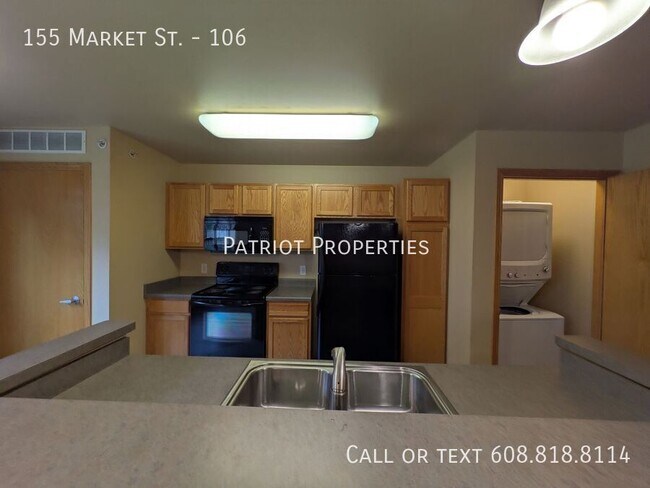 Building Photo - 155 Market St