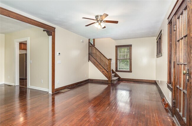 Foto del edificio - 681 Whitney Rd