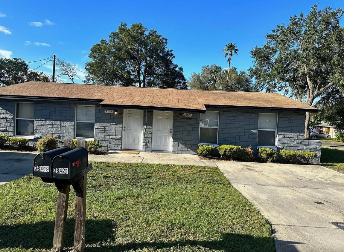 38419 13th Ave, Zephyrhills, FL 33542 Townhome Rentals in Zephyrhills