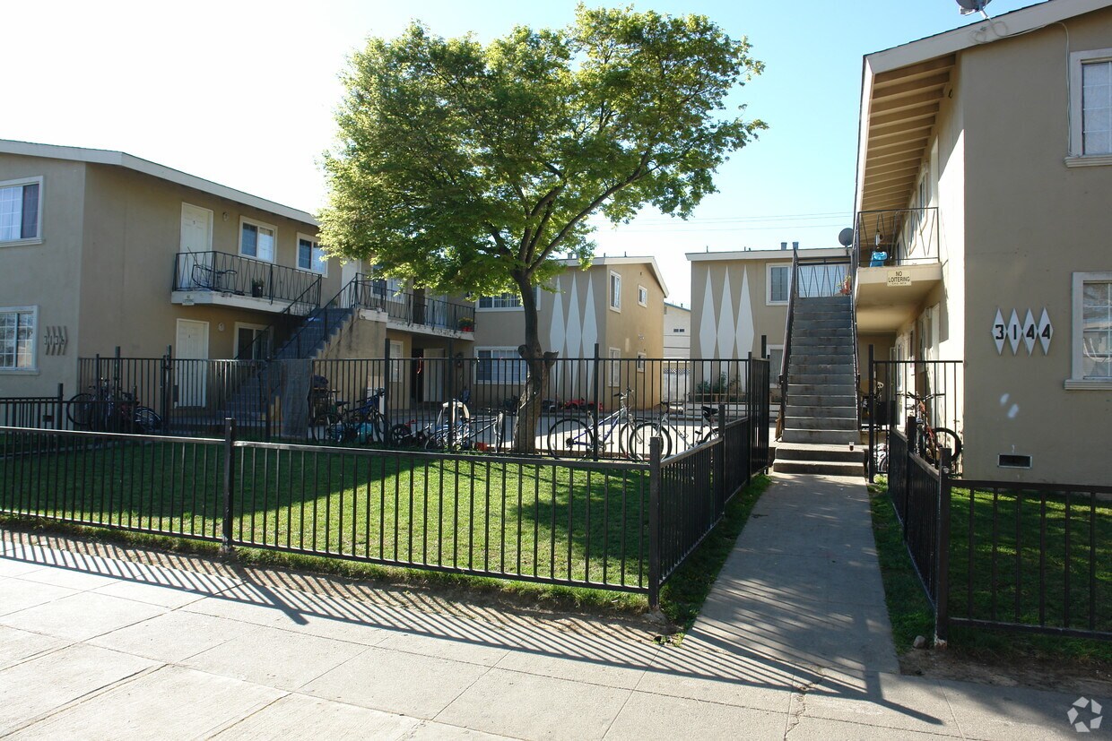 Building Photo - 3136 Cadillac Dr