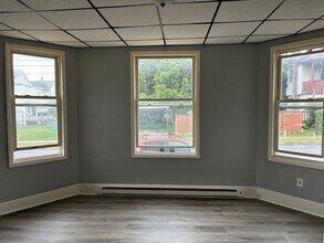 Building Photo - 664 Mercer Ave